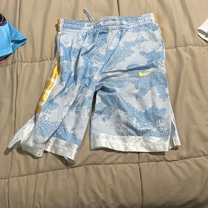 Boys basketball Nike shorts XL
